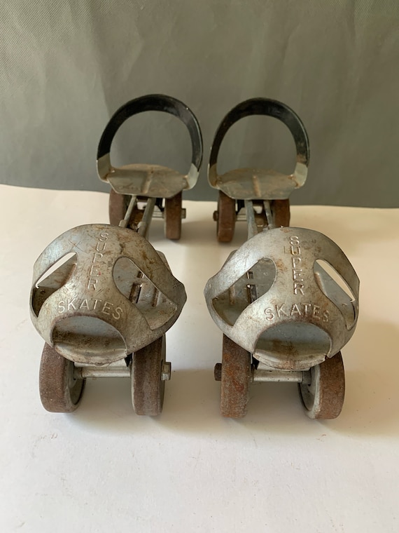 Roller skates - image 1