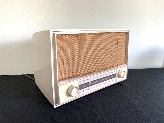 Zenith L724 Tube Radio - 1950s - White Body - Tested