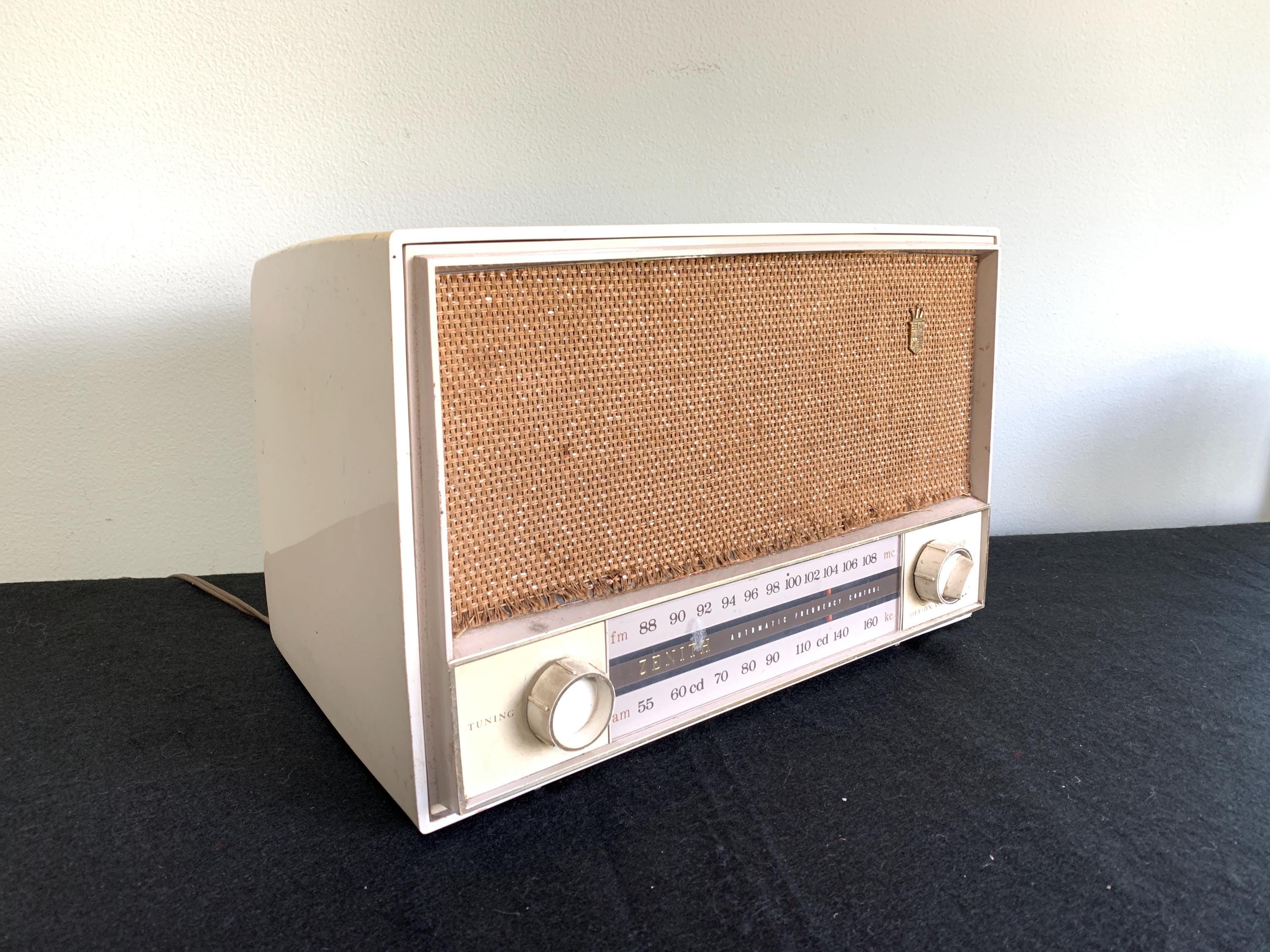 Zenith  700 オールトランジスターラジオ AM 1957 高級ブランド Zenith Royal 1957 AM オールトランジスターラジオ