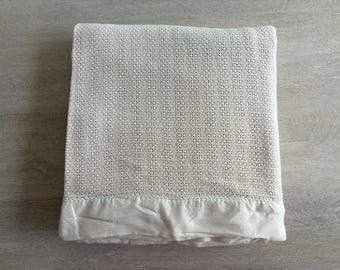 Beautiful woven summer blanket with satin edging - Creamy white - by Sears - excellent condition - queen size