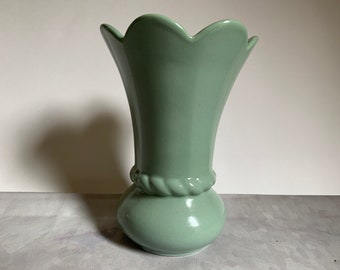 Vintage Art Deco style vase by Abingdon