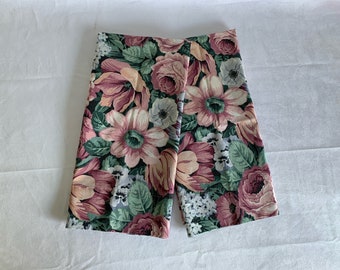 Pair of queen sized floral pillowcases - by Cannon