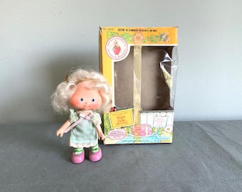 1982 Angel Cake doll with original box - Strawberry Shortcake collection