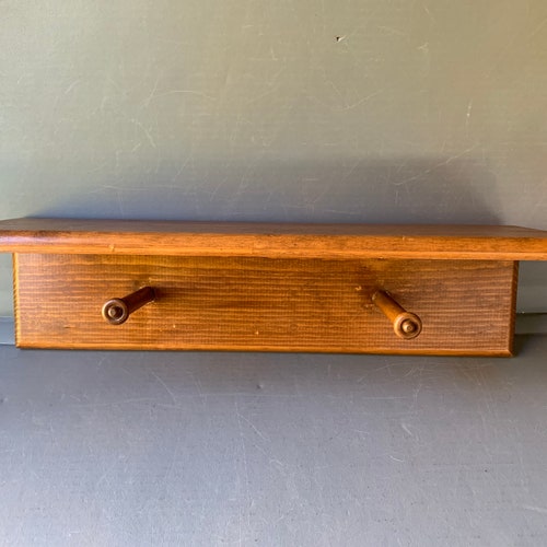 étagère vintage - extrêmement solide - tout en bois - avec des chevilles - 61 cm de large