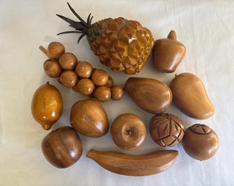 12 pieces of wooden fruit