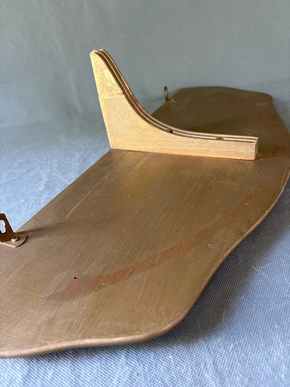 ヴィンテージの木製壁掛け棚 - すべて木製、金色に塗装 - Etsy 日本