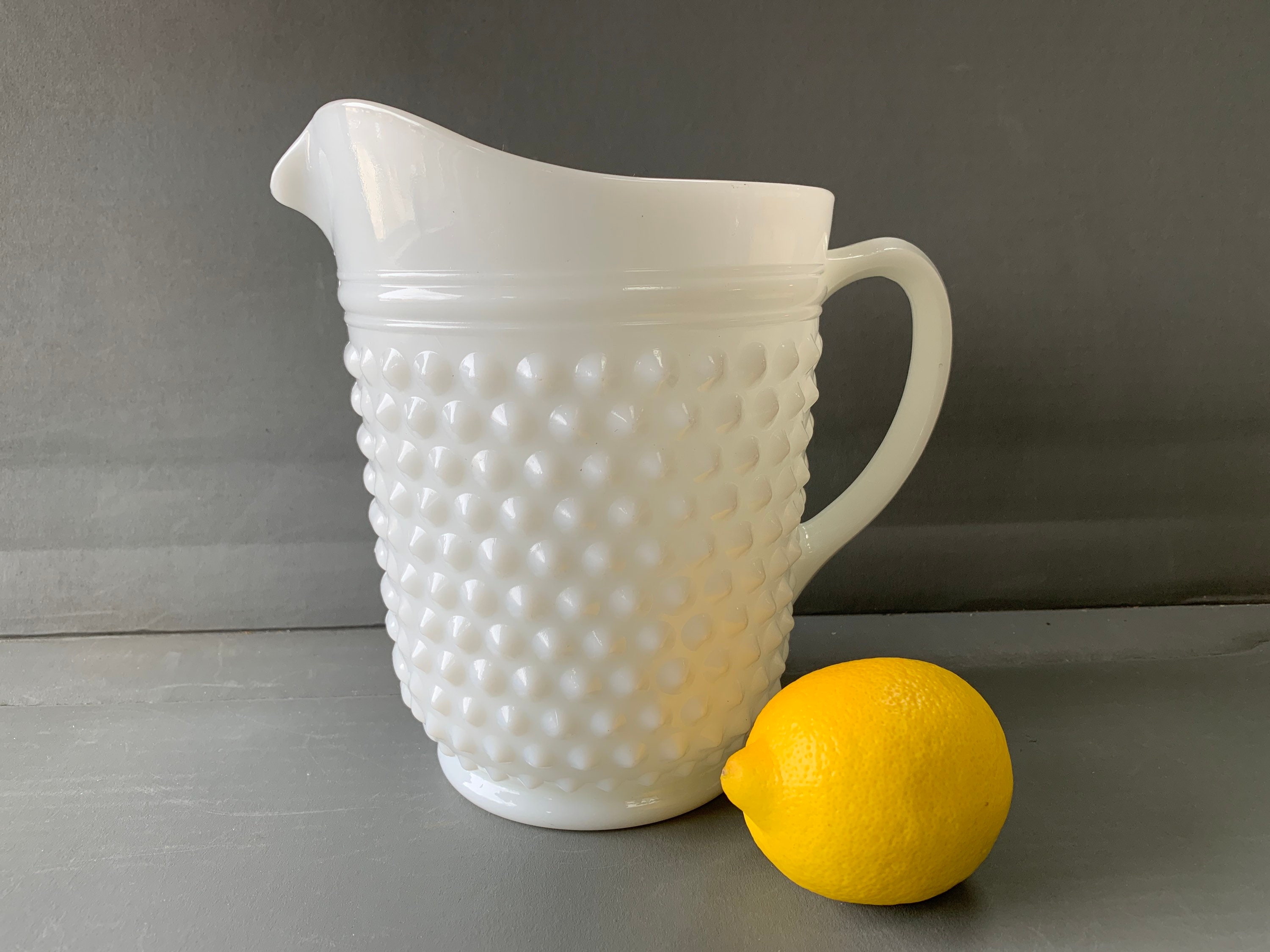Vintage milk glass pitcher hobnail exterior large size - Etsy 日本