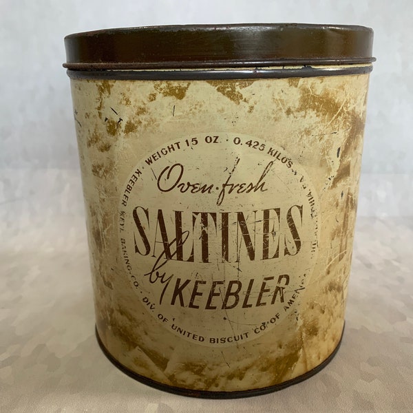 Antique Saltine storage tin - Keebler brand - extreme patina