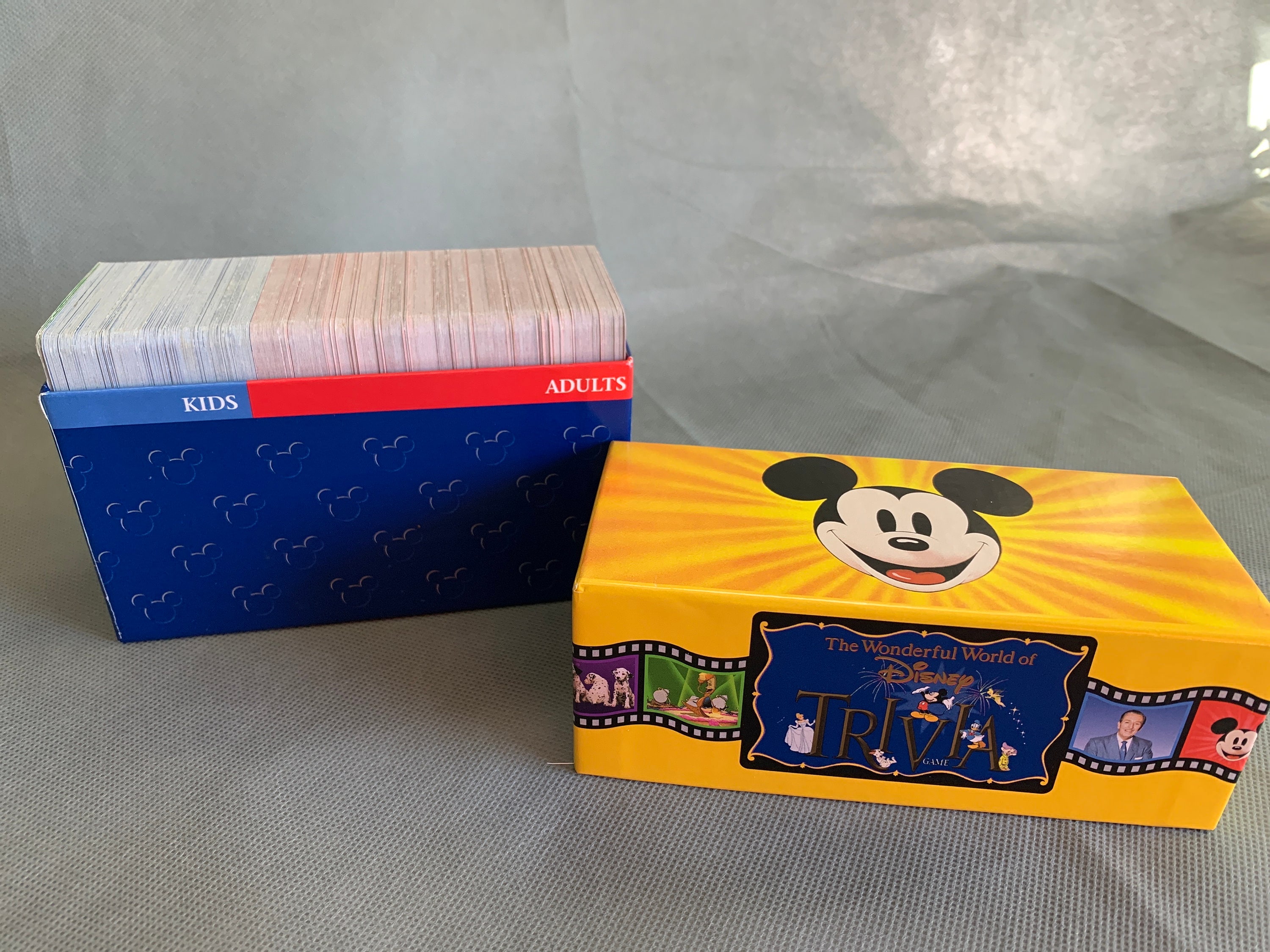 Disney Trivia Game - Gorgeous Metal Storage Tin - Complete With