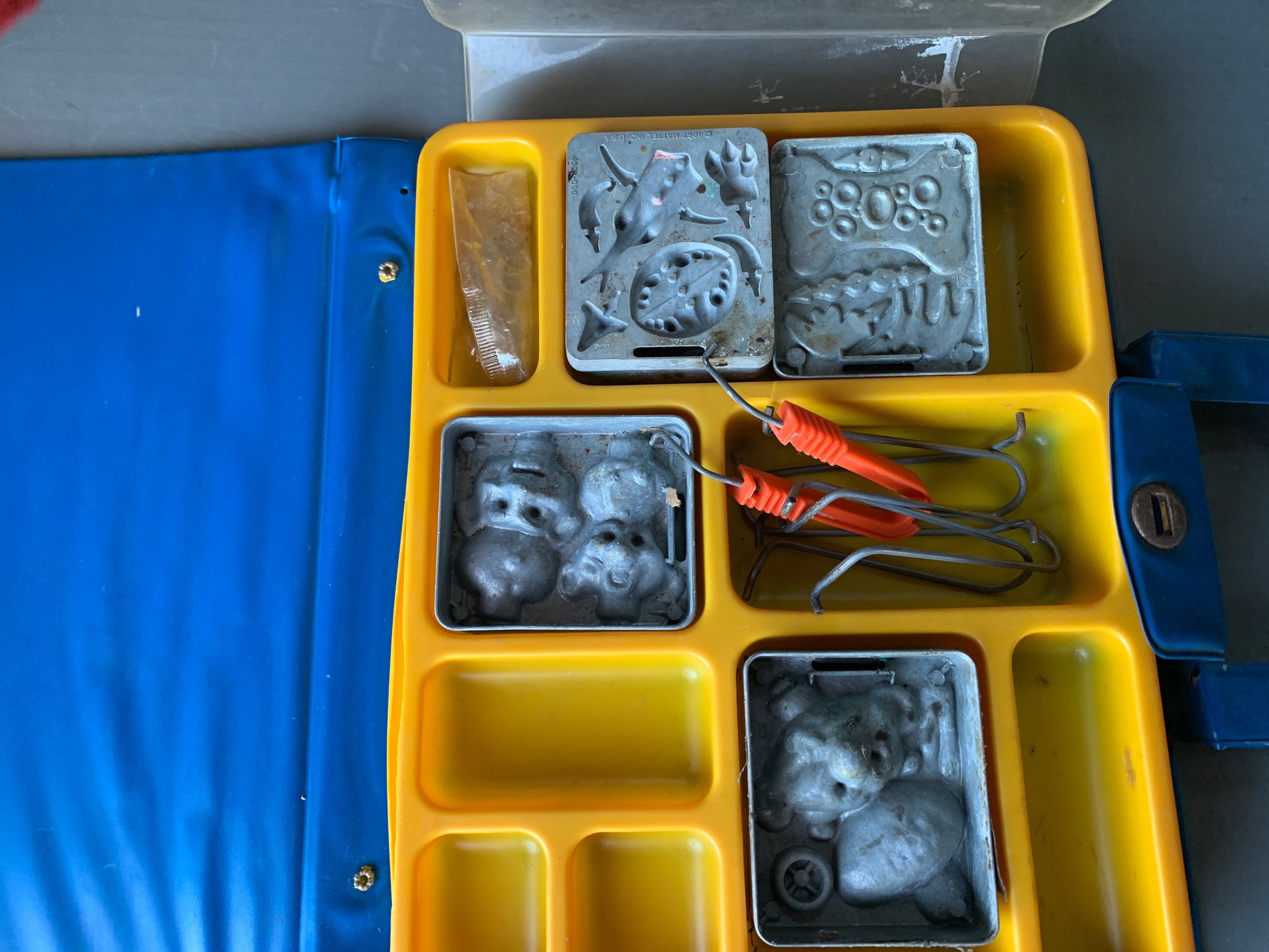 Lot of Vintage Thingmaker Molds With Thingholder Carrying Case 13 Molds in  Total 