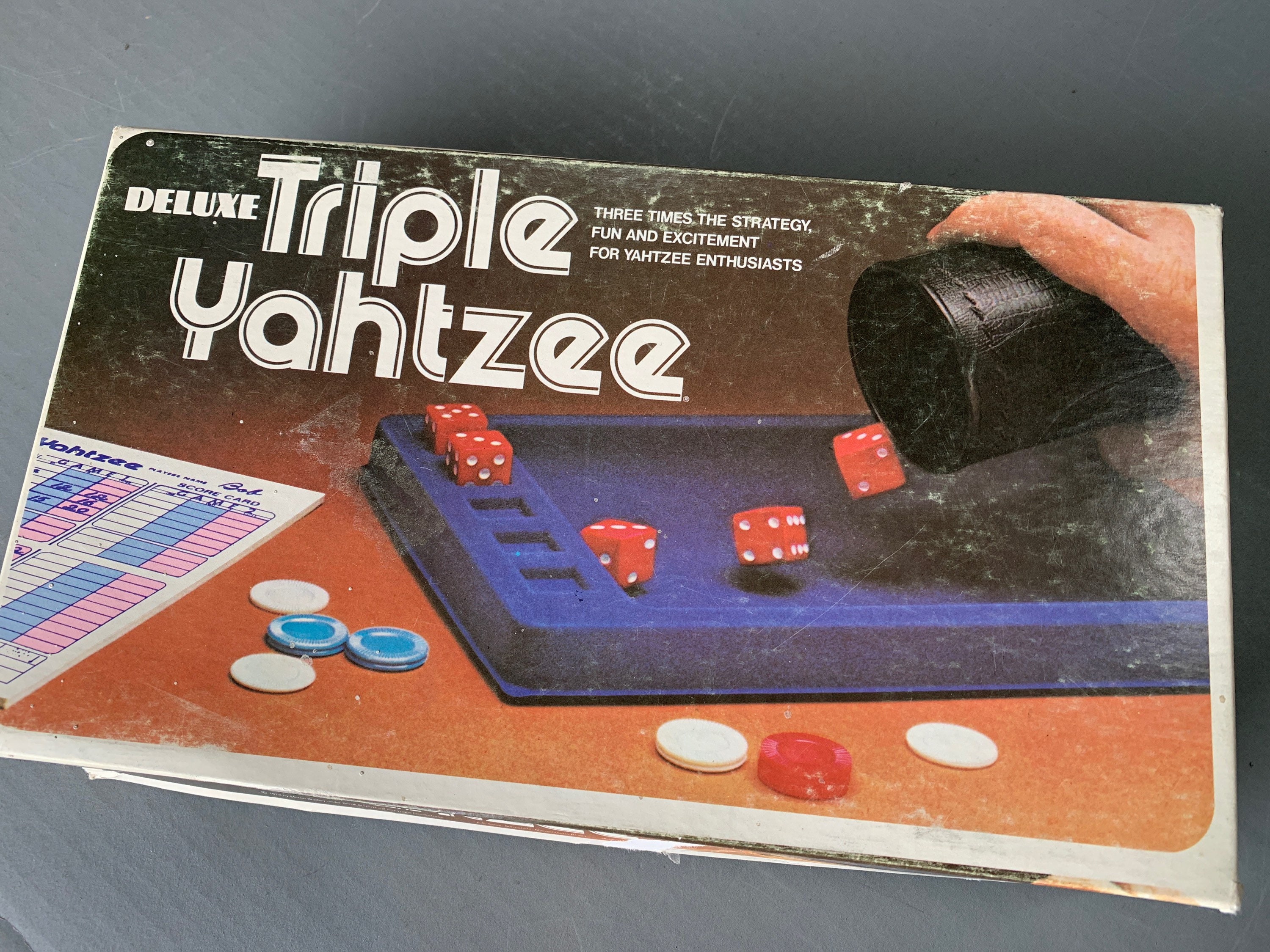 How to Play Dice: Yacht / Yatzy Rules of Play - Walnut