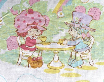 Strawberry Shortcake sheet - 1980s - twin flat - very good condition