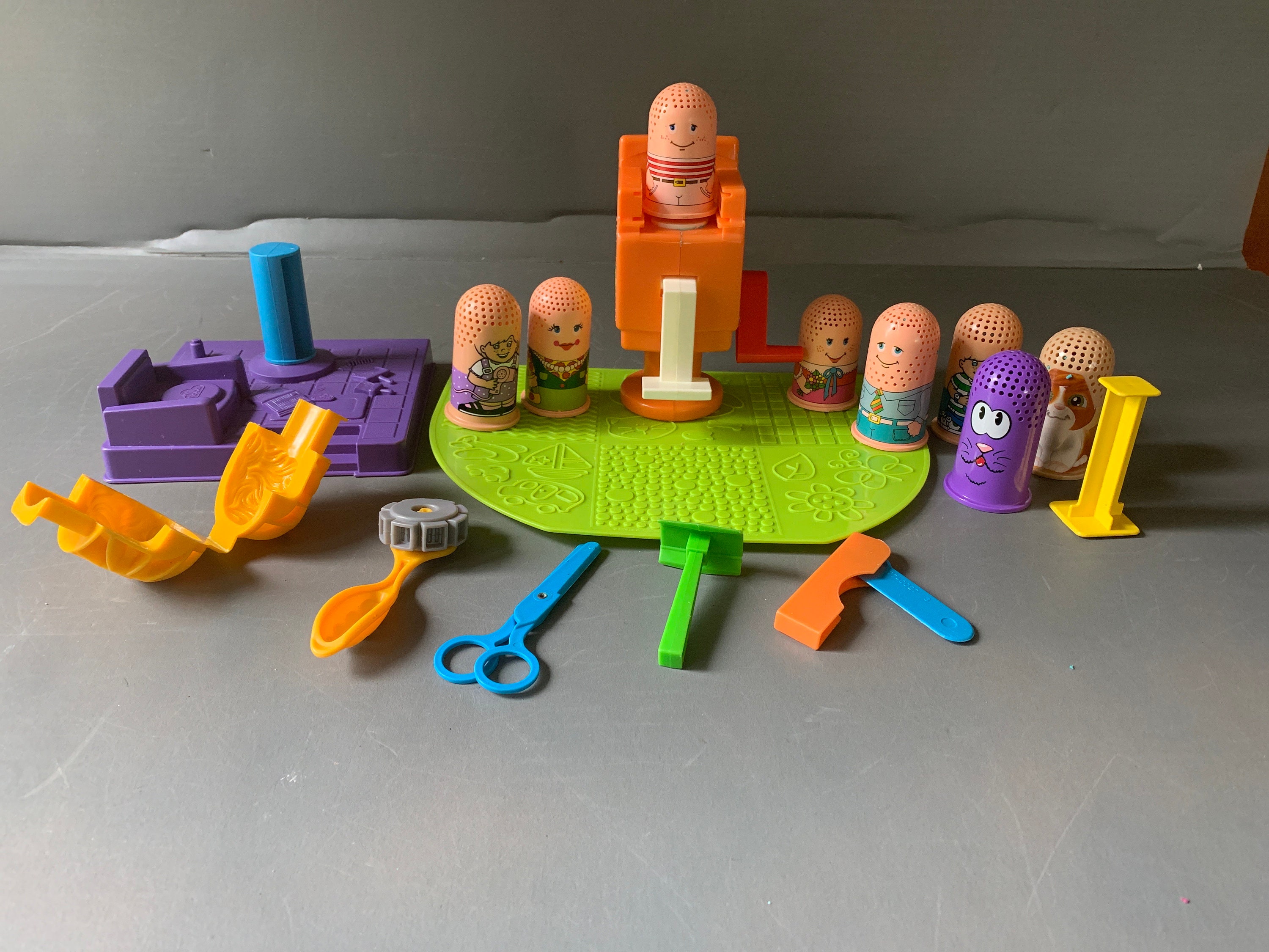 Toys Games Buzz N Cut Play Doh Play-Doh Buzz 'n Cut Fuzzy Pumper