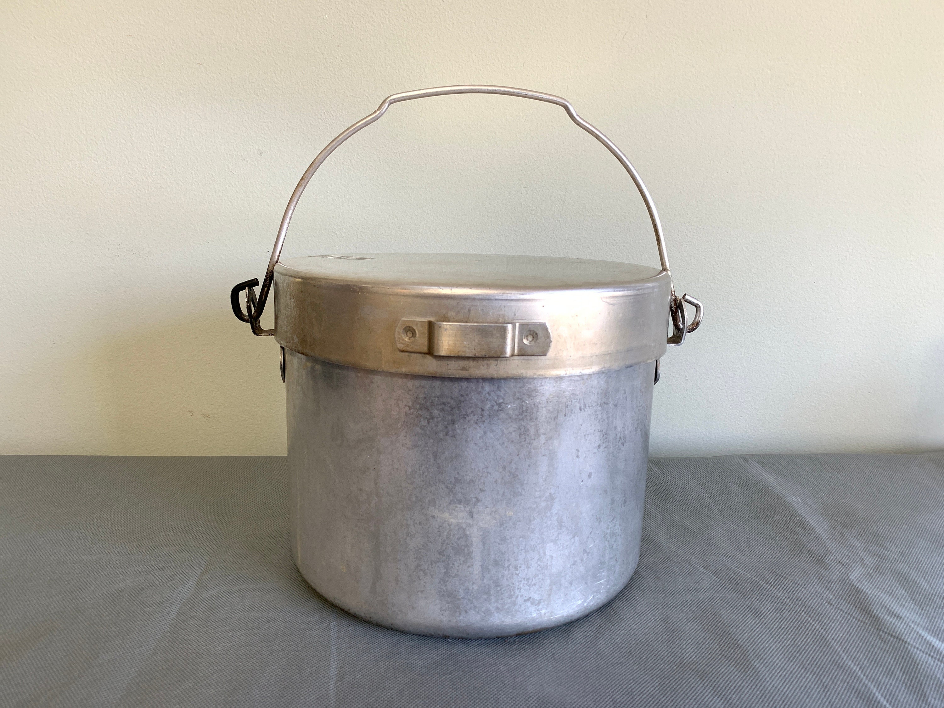 VINTAGE PALCO ALUMINUM MESS KIT