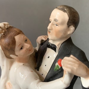 Vintage first dance music box by Sankyo - ceramic - beautifully made