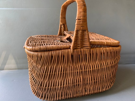 Vintage picnic bag