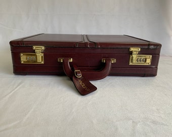 Gorgeous expandable briefcase - gold toned hardware - combination locks