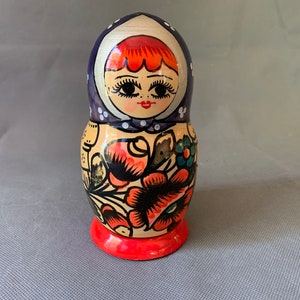 Full set of 5 Russian dolls - largest is 6 inches tall