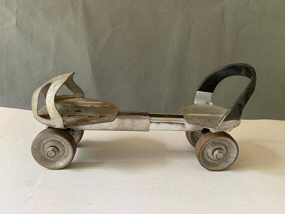 Roller skates - image 4