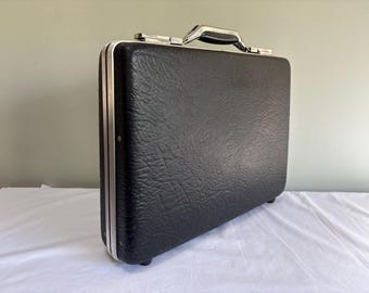 Schlanke Hartschalen-Aktentasche - American Tourister - 1970er Jahre