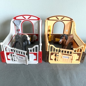 Playmobil Country 5110 set - two show horses and stables