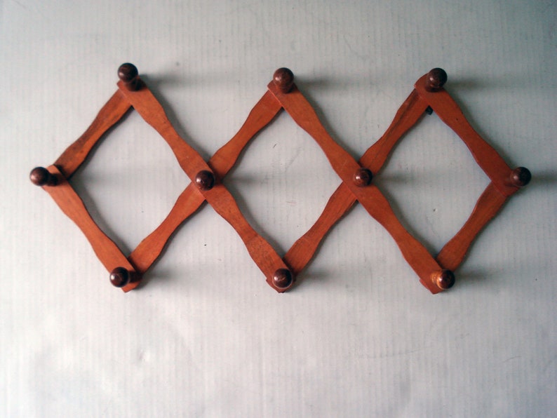 Waddell Shaker Peg Rack