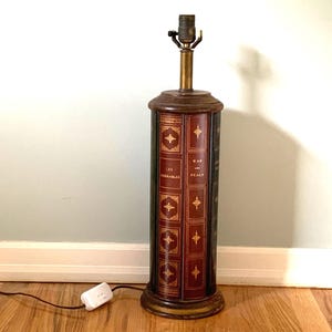 Frederick Cooper library lamp - trompe l'oeil book motif - table lamp - with dimmer switch - very good working condition