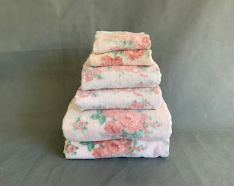 Set of 6 vintage towels - very good condition - two bath towels, two hand towels, two washcloths - roses
