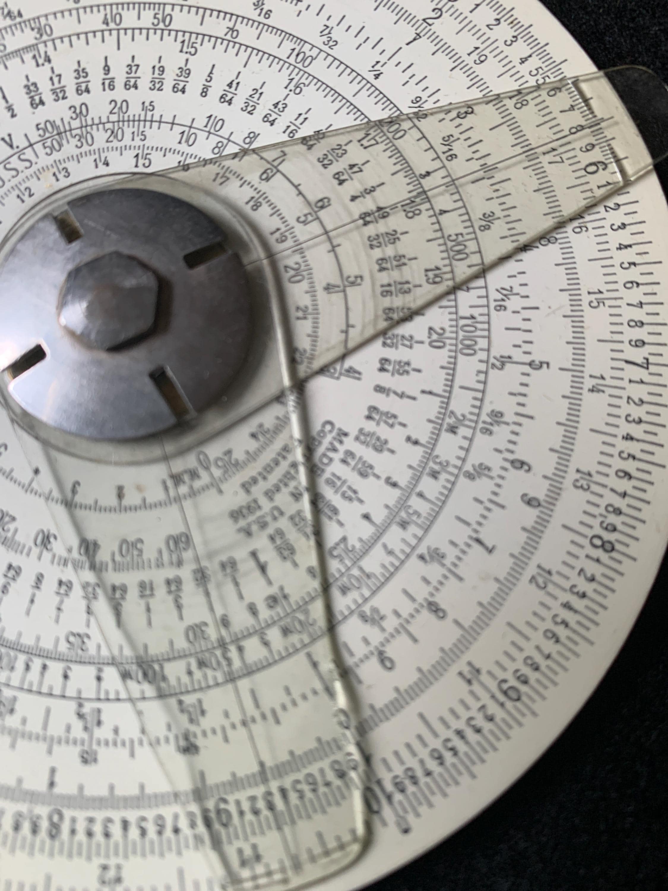 ヴィンテージのディーツゲン ミゼット スライド ルール（マニュアルと