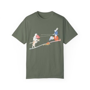Camiseta de conejo de justas medievales: arte manuscrito caprichoso Moss
