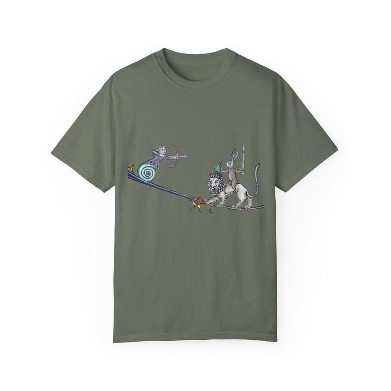 Mittelalterliches Kanninchen vs Schnecken Bogenschütze T-Shirt: Zauberhafte Handschriftenkunst Moss