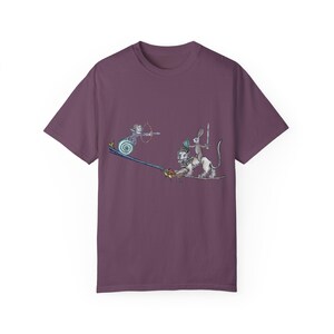Mittelalterliches Kanninchen vs Schnecken Bogenschütze T-Shirt: Zauberhafte Handschriftenkunst Berry