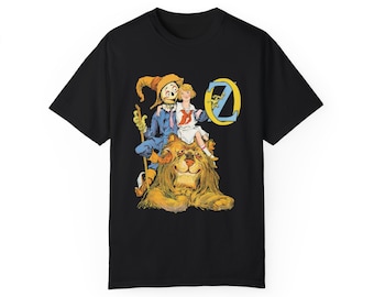 Camiseta del Mago de Oz: Dorothy, el Espantapájaros y el León - Ilustración vintage