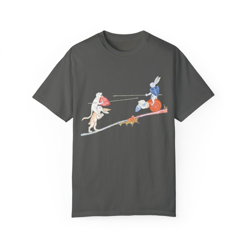 Camiseta de conejo de justas medievales: arte manuscrito caprichoso Pepper