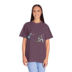 Mittelalterliches Kanninchen vs Schnecken Bogenschütze T-Shirt: Zauberhafte Handschriftenkunst Bild 9