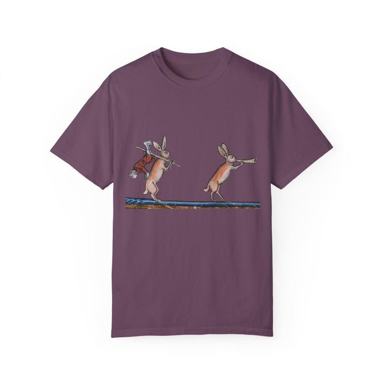 Camiseta de cazador de conejos medieval: arte manuscrito caprichoso Berry