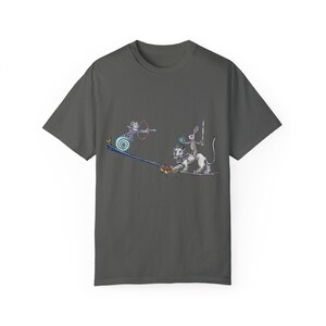 Mittelalterliches Kanninchen vs Schnecken Bogenschütze T-Shirt: Zauberhafte Handschriftenkunst Pepper