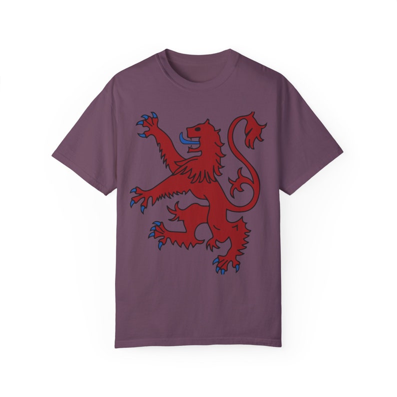 Scottish Lion Rampant T-Shirt: Royal Banner Design Berry