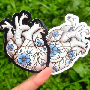 Kintsugi Broken Heart Sticker - Pretty Holographic Ceramic Heart Sticker, Beautiful Japanese Art Sticker, Floral Porcelain Heart Sticker