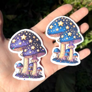 Lot de 2 autocollants champignons magiques - lot de deux autocollants holographiques champignons, pixel art champignons psychédéliques bleus et violets, décalcomanie champignon trippy,
