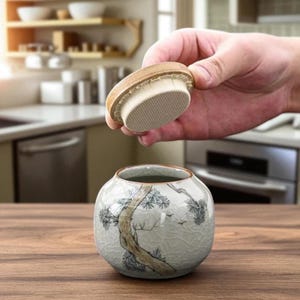 Hand-Painted Japanese Ceramic Tea Jar – Airtight Storage with Bamboo Lid for Matcha, Sugar, Coffee & More