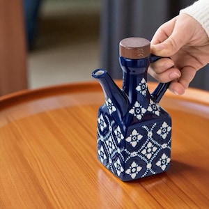 Rustic Ceramic Oil Dispenser: American-Style Olive Oil Bottle