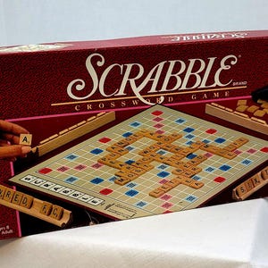 Scrabble Milton Bradley Cross Word Puzzle Board Game 1998 Hasbro Ext Brd/Racks