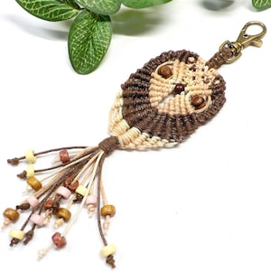 Makramee Eule Schlüsselanhänger, Taschenzubehör, Rucksack-Geldbeutel-Charme, braune Eule Schlüsselanhänger, Boho Hochzeits-Gefälligkeiten, Hippie Schlüsselanhänger, Geschenk zum Schulanfang
