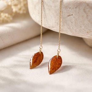 Herbst Ohrringe Faden | Thread Ohrringe mit echtem Blatt | leichte Ohrringe zum Dirndl | handgemachtes Geschenk