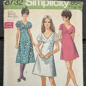 VINTAGE Simplicity Sewing Pattern 8732, 1970s Dress with Shaped Empire Waist, Misses Size 10