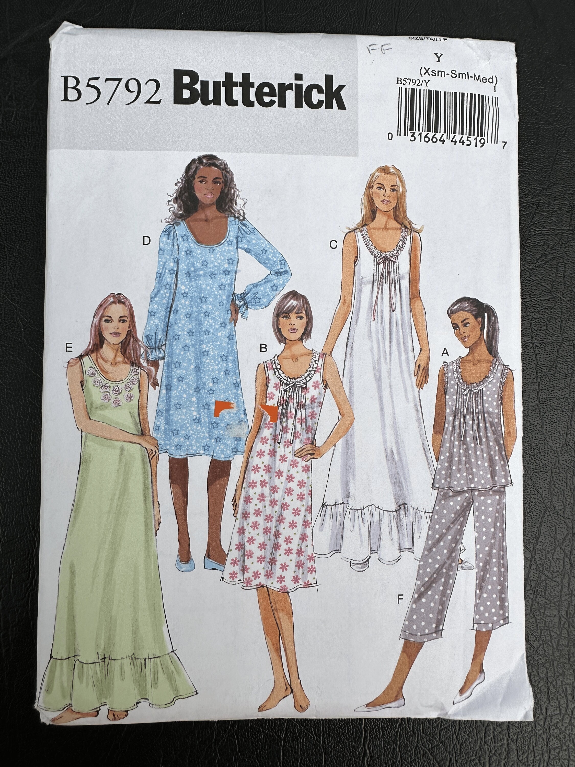 Patron Couture Butterick B5792 - Hauts, Robes Et Pantalons Amples Pour Femme