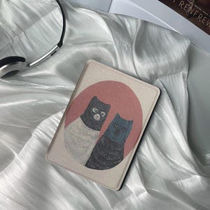 Capa para Kindle Funny Cat Thugs - Design peculiar de gato serve para todos os modelos de Kindle, incluindo Paperwhite 6,8" - Presente personalizado para ela