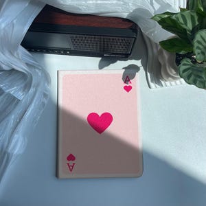 Étui pour iPad Heart Ace rose avec porte-crayon Étui de protection Air pour iPad et étui pour iPad Pro Housse pour iPad Mini