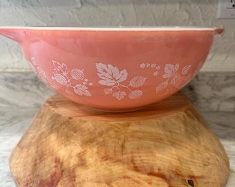 Vintage Pyrex pink "Stachelbeere" Cinderella Rührschüssel.